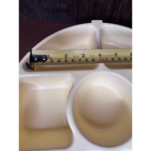 Vintage Rubbermaid Servin Saver 7 Section Container w/ Lid Almond 12” Model 0259 - Picture 11 of 13